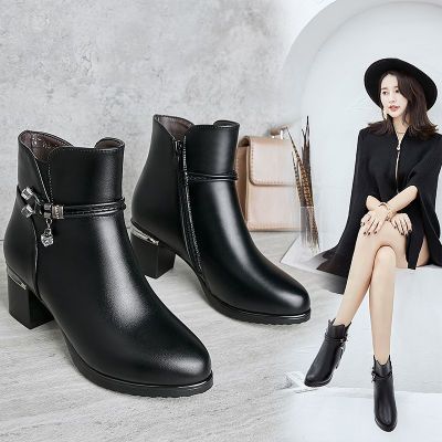 女靴子2018秋冬新款羊毛短靴女?棉鞋妈妈鞋软底粗跟加绒大码女鞋