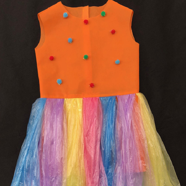女童环保演出服幼儿园环保时装秀表演服手工制作亲子装环保舞台服
