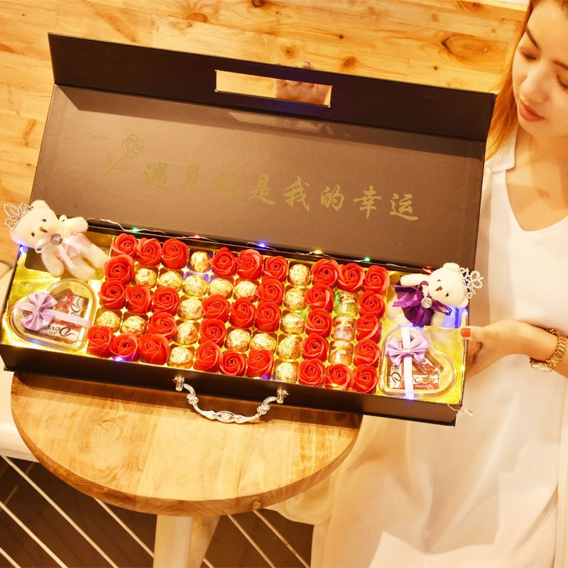 情人节礼物德芙巧克力礼盒装送女友女生生日平安夜圣诞节糖果表白