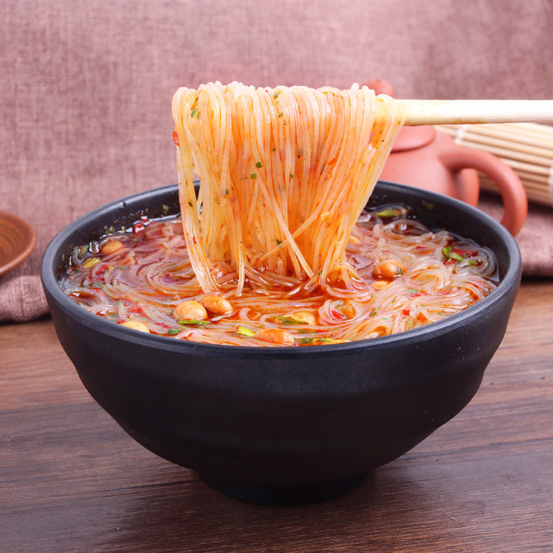 正文重庆酸辣粉整箱12桶装正宗酸辣粉丝米线宵夜速食小吃批发碗装