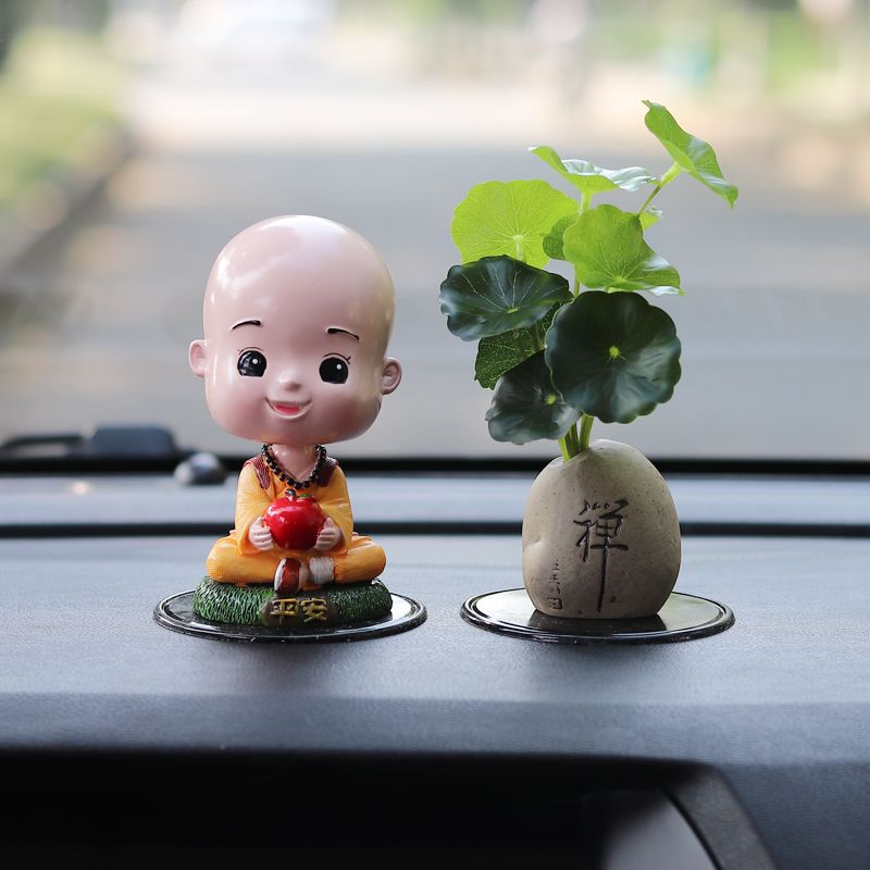 汽车车载香薰摆件禅意古风荷叶绿植小和尚佛陶瓷车内饰品创意用品