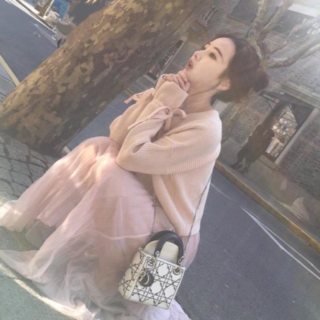 初秋冬装2019年新款女装裙子秋季高冷系气质成熟网红针织连衣裙女