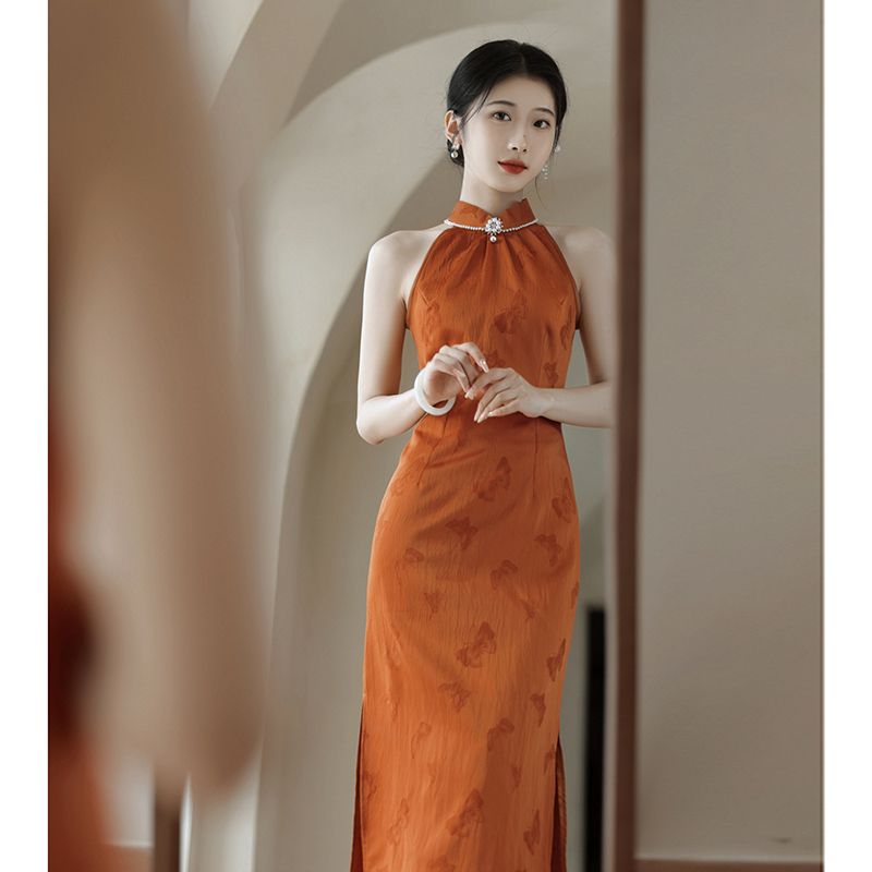 改良新中式掛脖旗袍2023年新款年輕款黃色氣質高級感連衣裙女夏季