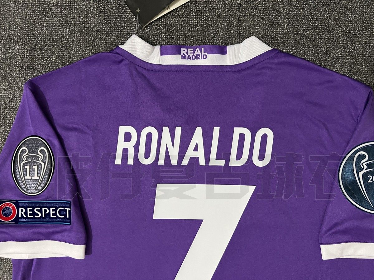 【新品/タグ付き】12/13 レアル・マドリード ♯10エジル【4XOサイズ】 新品/タグ付き】12/13 レアル・マドリード ♯10エジル【4XOサイズ