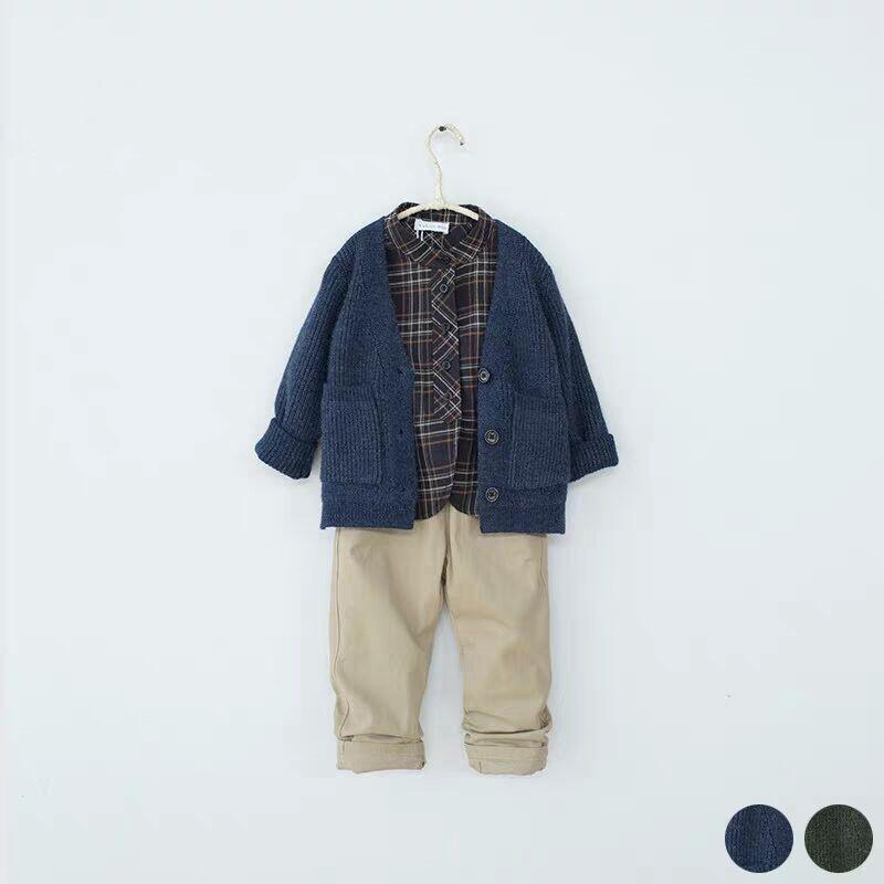 Boys' cardigan sweater thickened children's coat new Korean V-neck T-shirt for boys and girls in autumn / winter 2020