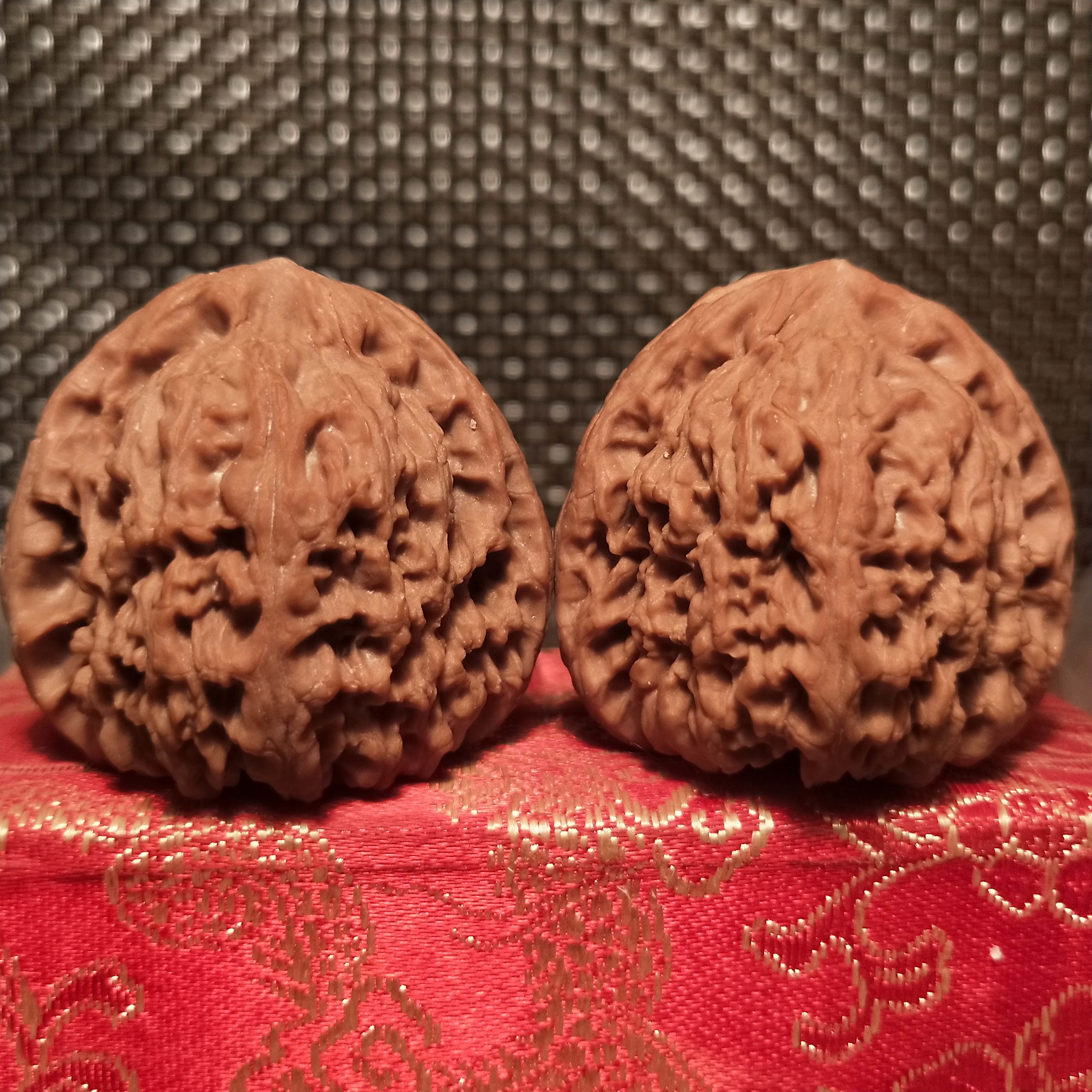 文玩核桃麻核桃手玩把玩野生小众磨盘闷尖南疆石水龙纹狮子头