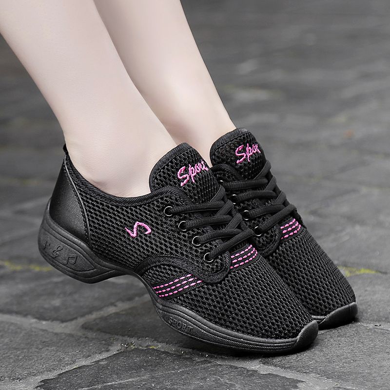 Qizhen promotes summer women's shoes mesh breathable dance shoes mom square dance shoes versatile sports shoes mesh shoes