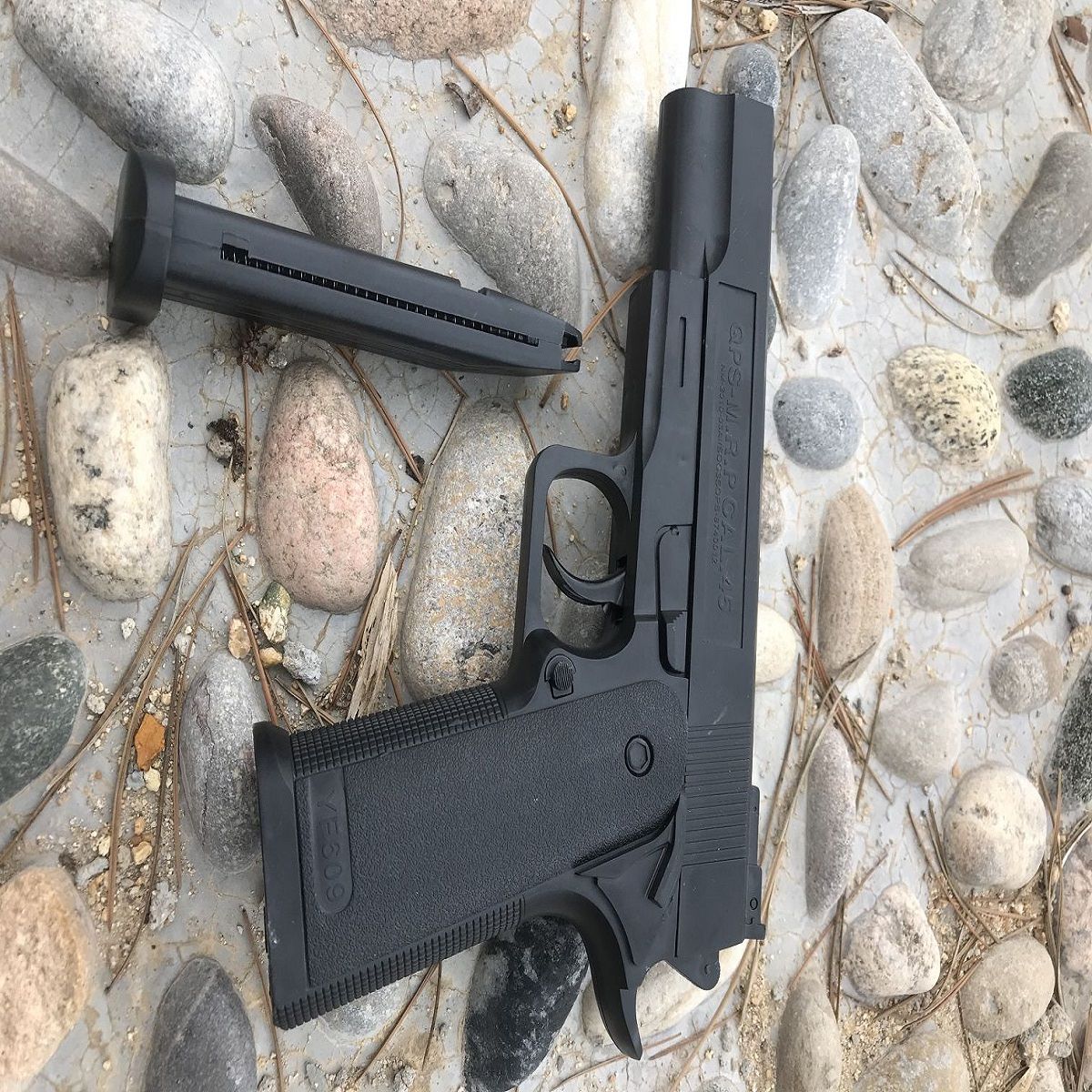 黄河穿越火线成人下供弹打6mm塑料子弹手拉枪可发射pp蛋吃鸡玩具