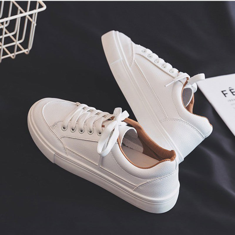 Retro Hong Kong Style versatile small white shoes girl 2020 spring and autumn new student leisure white shoes Korean Edition street shoes woman