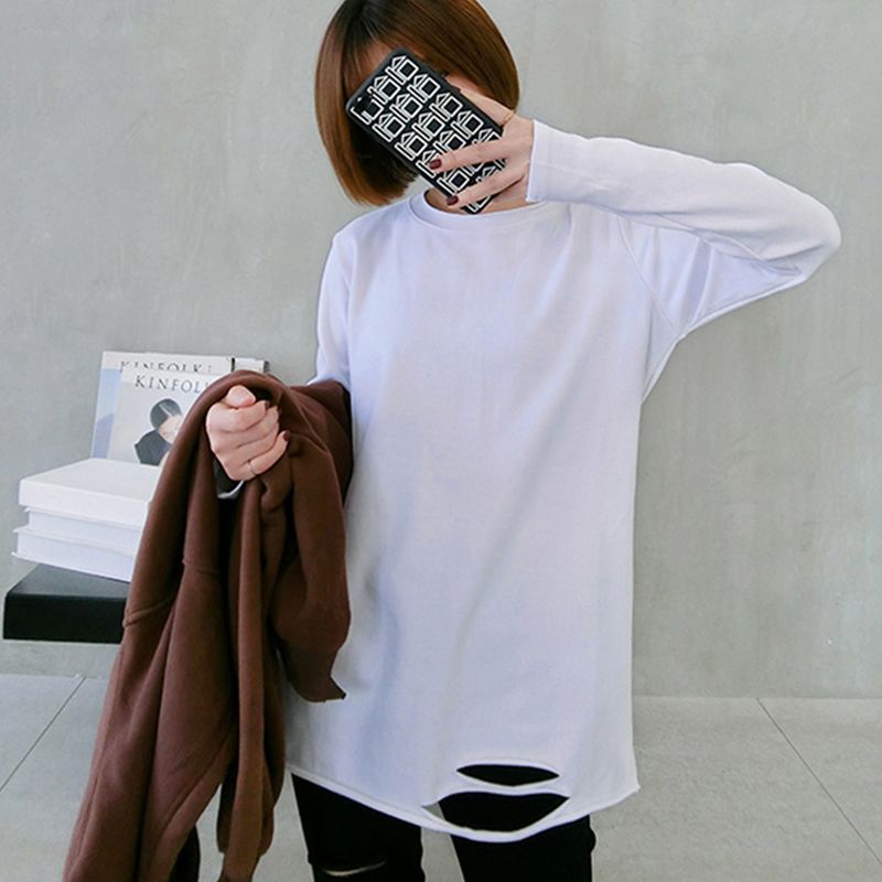 Long sleeve t-shirt female student Korean loose white top autumn new cut hole long Plush bottomed shirt