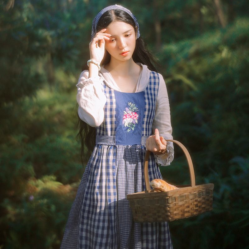 蘇格蘭少女棉麻格子拼接長袖春秋季刺繡田園復古連衣裙春秋新女裝
