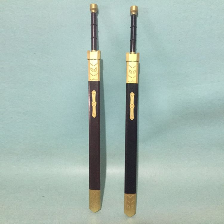 新款木质双剑玩具 三国刘备兵器双股剑 舞台表演摄影道具