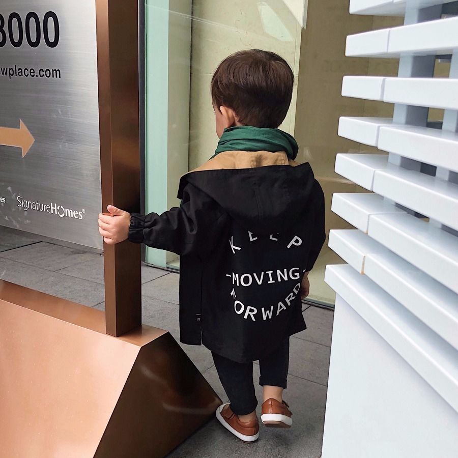 Children's wear boys' spring and autumn wear 2020 new positive and negative wear children's medium and long windbreaker boys' Hooded Coat