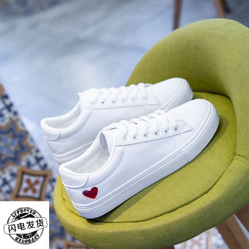 Small white shoes female students Korean flat bottom ins board shoes 2020 new lovely style casual shoes low top women's shoes trend