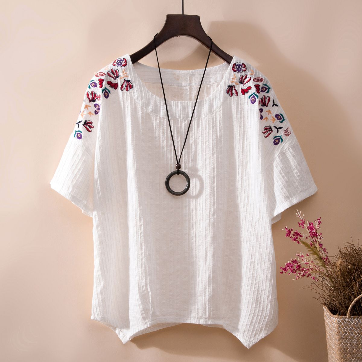 2019 summer new ethnic style cotton embroidery short-sleeved t-shirt retro loose embroidery large size bottoming shirt women's clothing