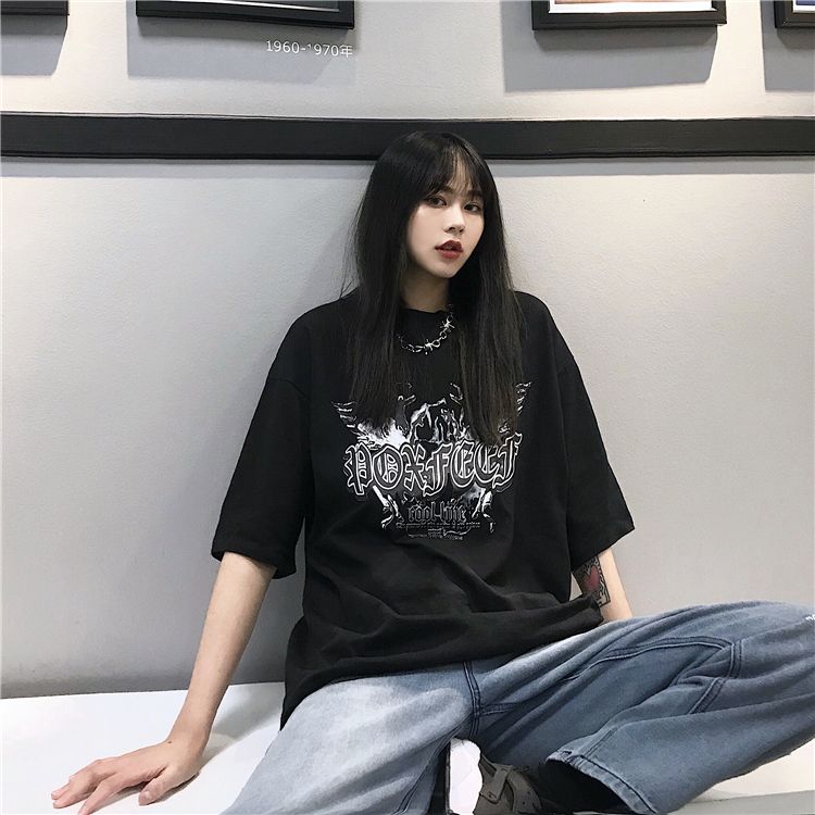 Spring / summer 2020 new yuansuo BF style loose dark Department ins hip hop black short sleeve T-shirt girl student top fashion