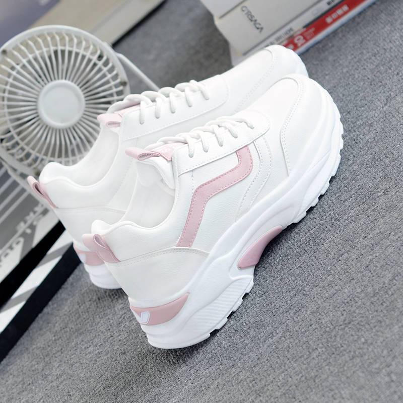 Small white shoes female student leather cover autumn and winter new breathable thick sole Korean sports shoes Plush daddy shoes