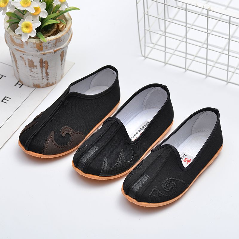如何选布鞋 d5819c17-d9bd-437c-b54a-5db6dab9e699.jpg