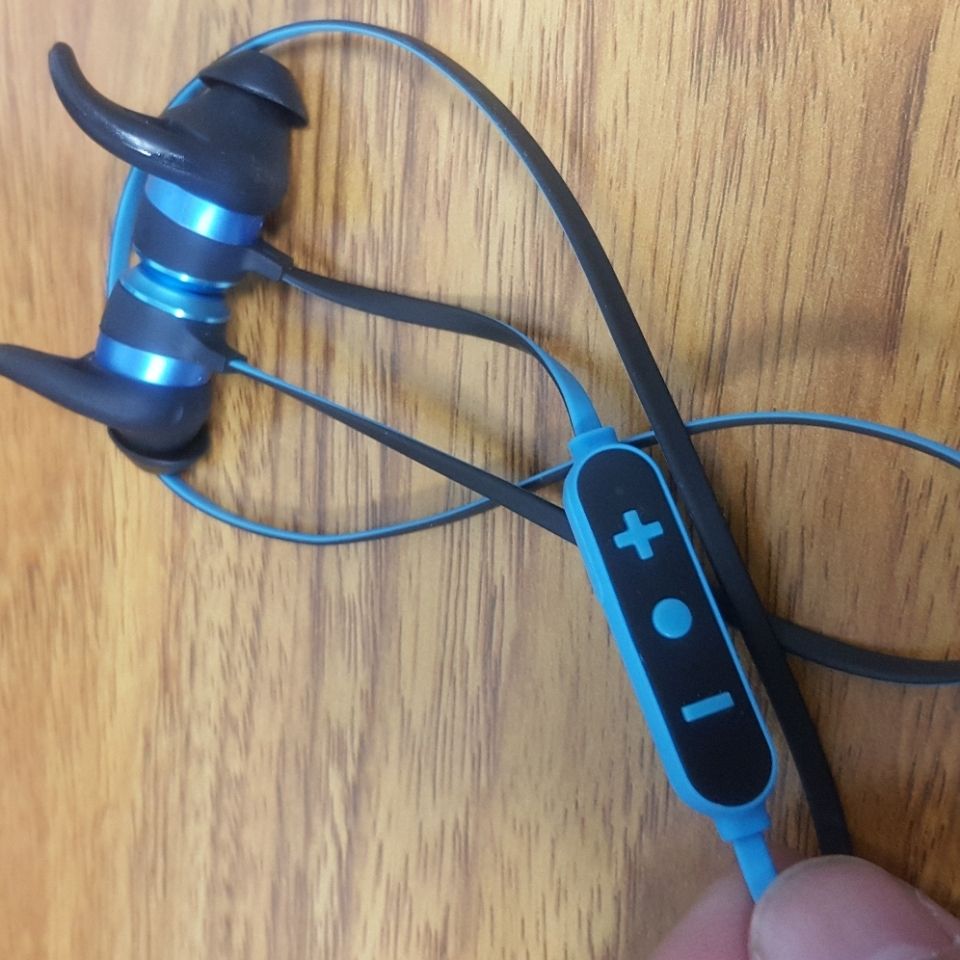 苹果专用耳机蓝牙原装正品 6b71db1b-5ec2-4300-8d68-84e5eaab7429.jpg