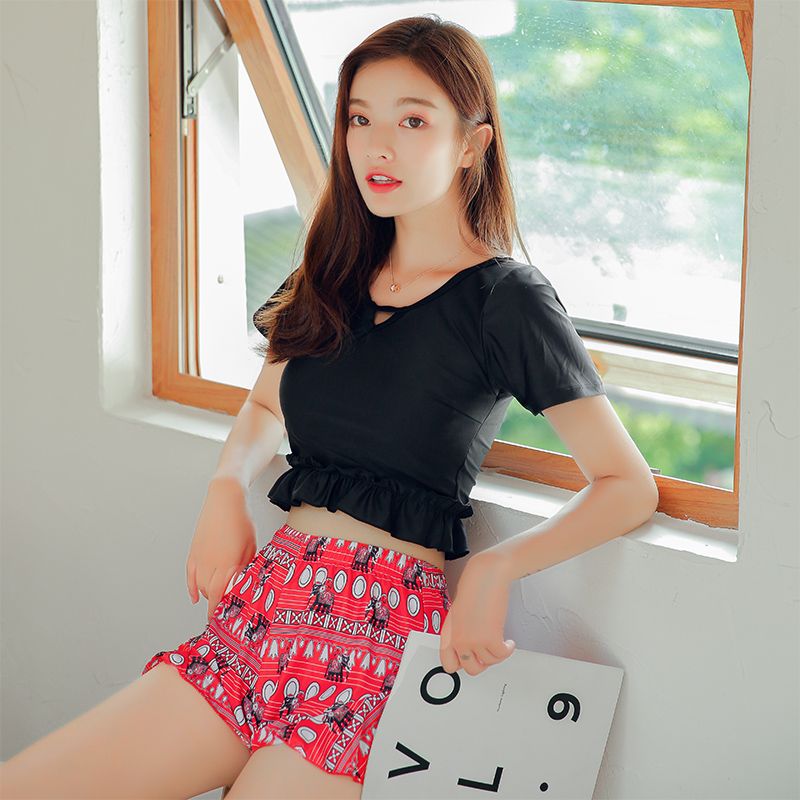 首页 拼多多 运动 泳衣女三件套分体保守平角显瘦胸聚拢学生泡温泉小