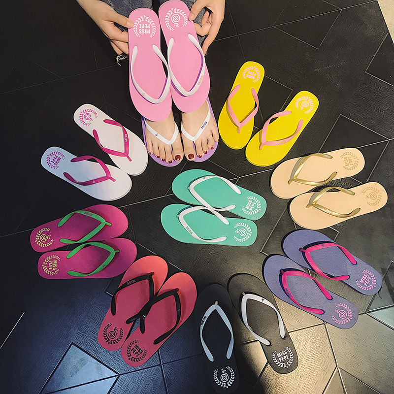 New flip flops for couples, slip resistant slippers, fashionable beach shoes, lovely women's sandals