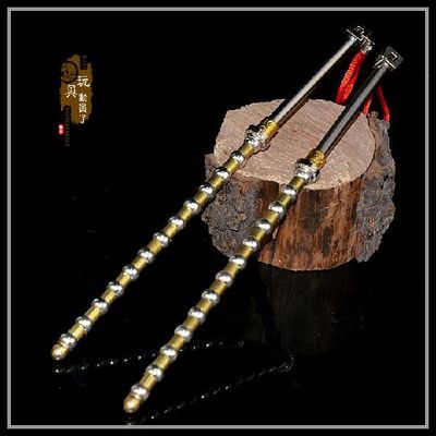 1:6古代冷兵器武器模型十三节太师鞭双鞭珠链鞭双锏兵人场景配件