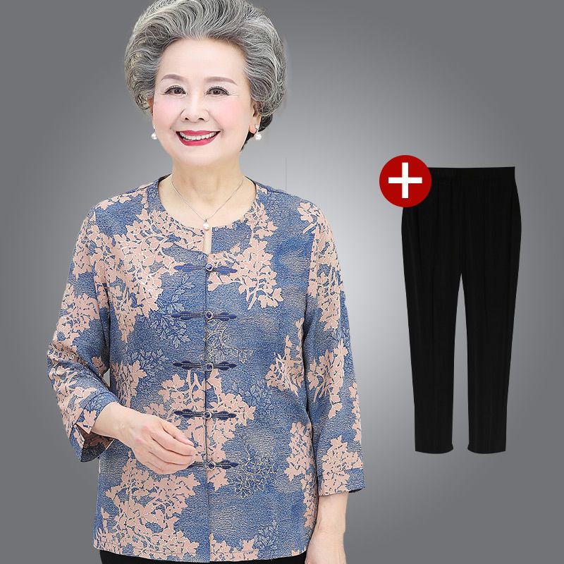 casual clothes for 70 year old woman