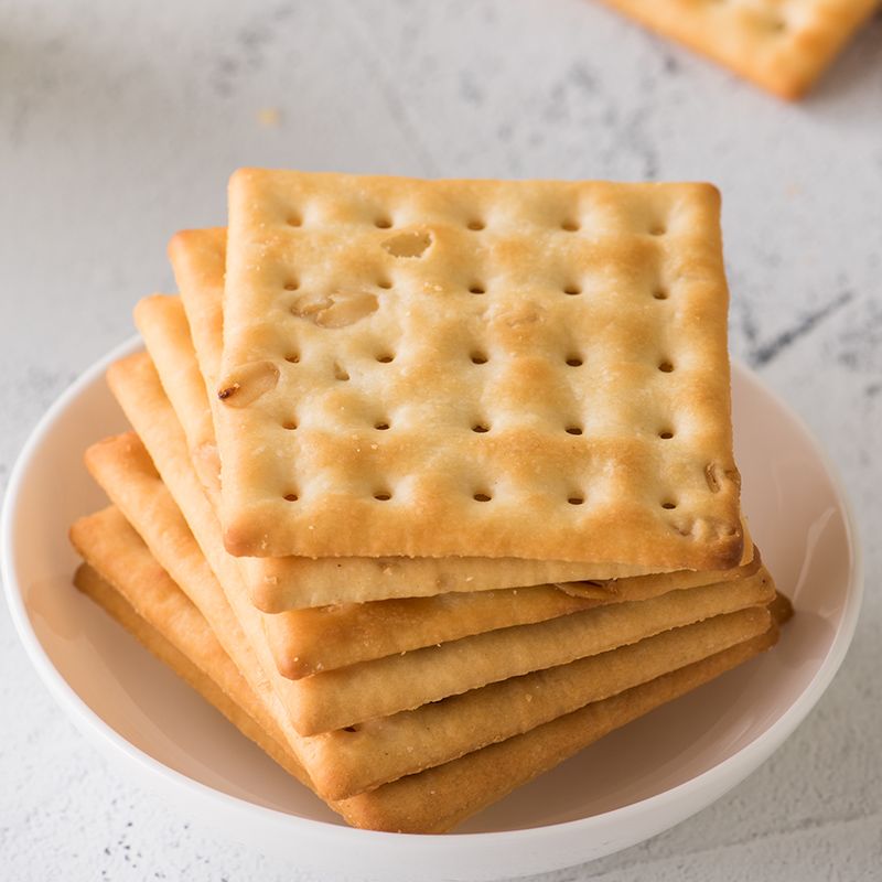 每日生机燕麦咸脆饼干方块苏打饼袋装办公室零食品小吃代餐300g
