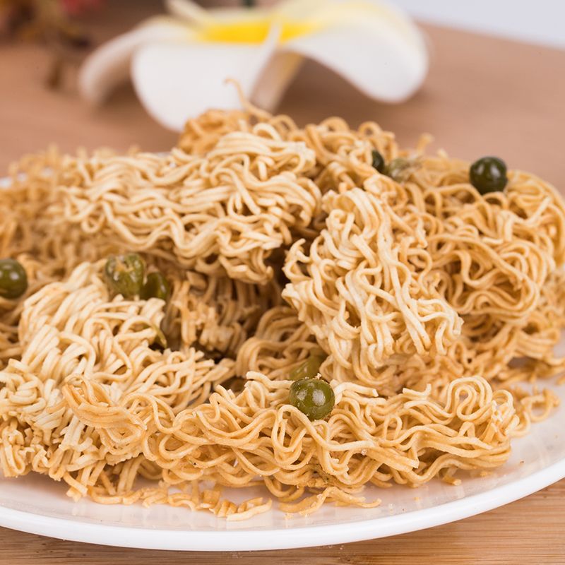 童年干脆零食方便面双层蟹黄面饼面网