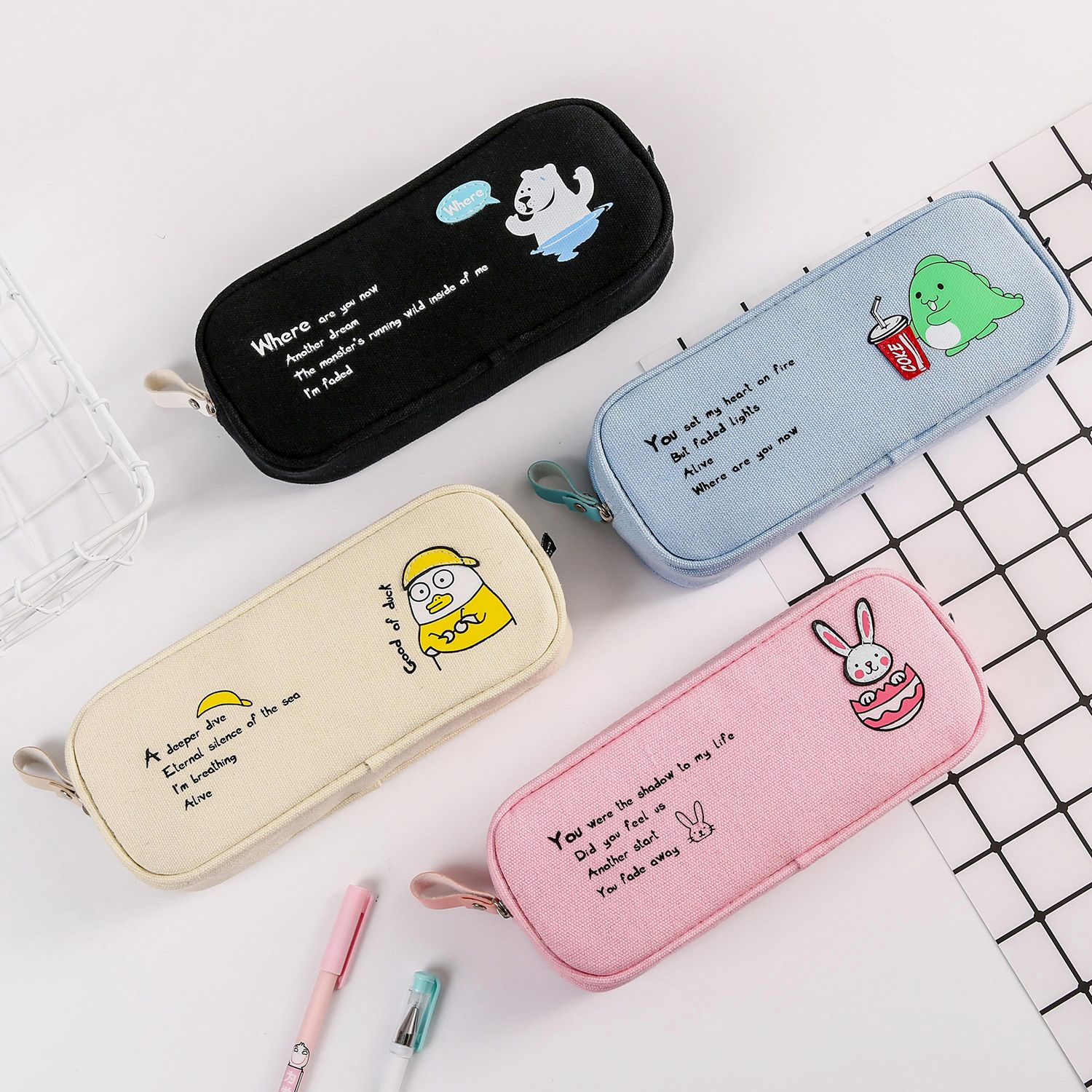 首页 文化用品 ->简约创意帆布笔袋初中生韩版可爱文具盒小学生男生