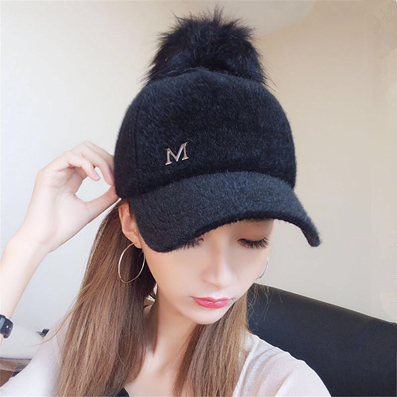 New hat women's Korean fashion versatile baseball cap autumn and winter warm m mark fur ball black duck tongue hat