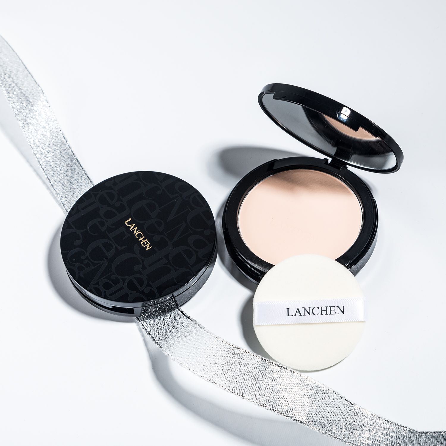 【定妆控油】【粉质超细】【拒绝厚重浮粉】蓝秀柔光丝缎粉饼