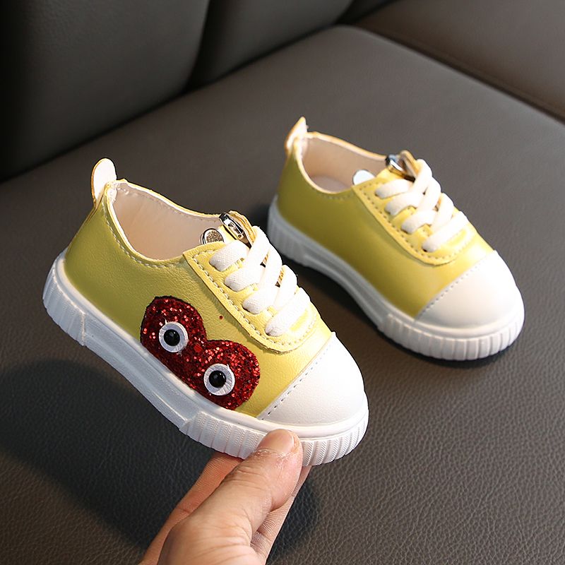 一般几个月穿学步鞋 9f1008f9-c8a0-455a-aaea-8b34e2de07f2.jpg