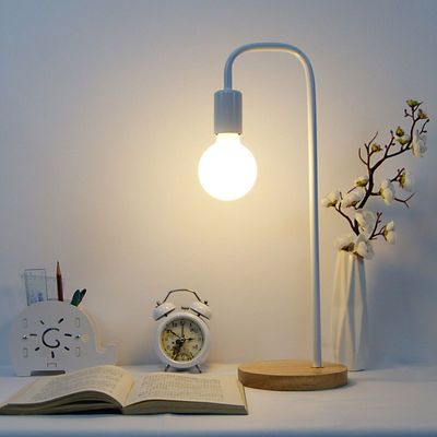 北欧简约学习专用小台灯 现代创意个性卧室床头文艺原木台灯