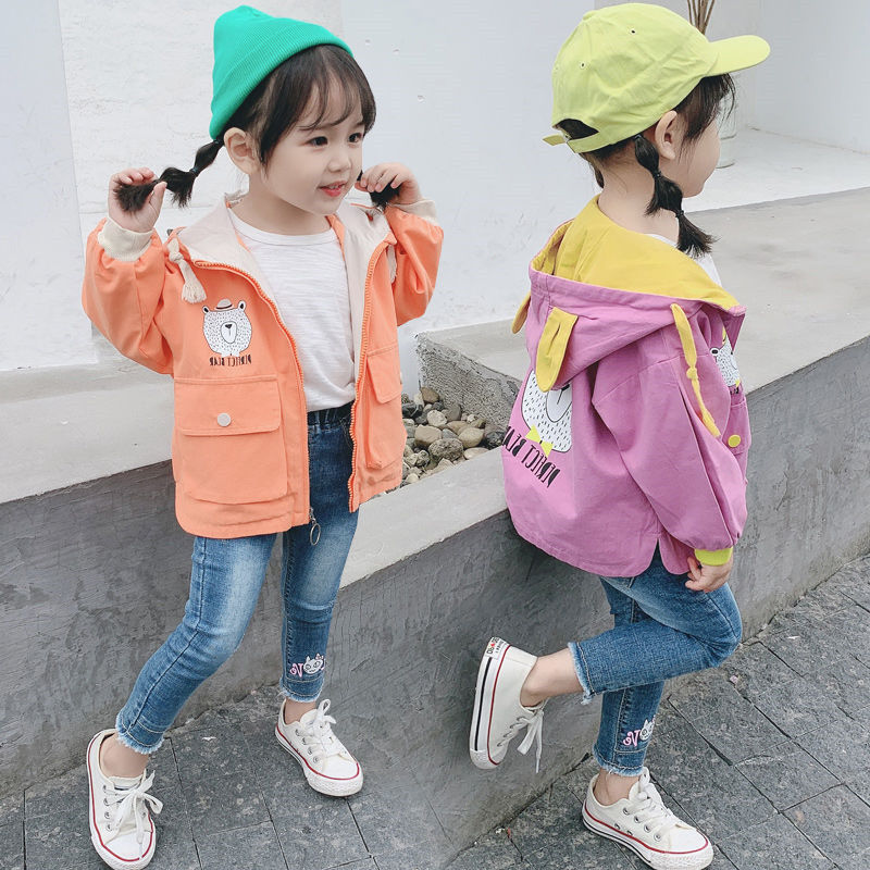 Baby coat girl spring and autumn clothes foreign style 1-3-5 years old 6 girls windbreaker baby children Princess cartoon top Han banchao