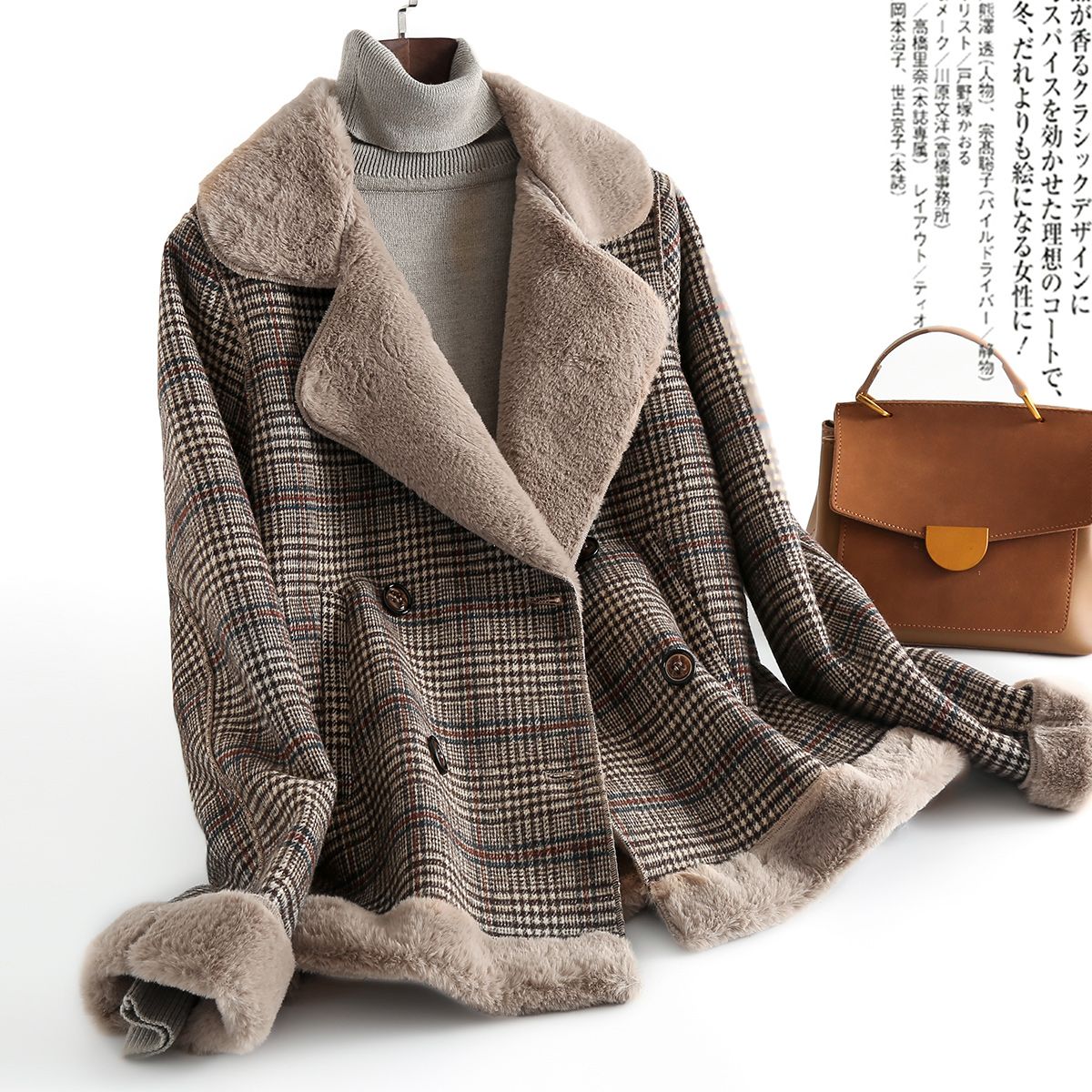 Women's autumn and winter new Plaid fur one-piece coat short Lamb Fur thickened jacket woolen coat