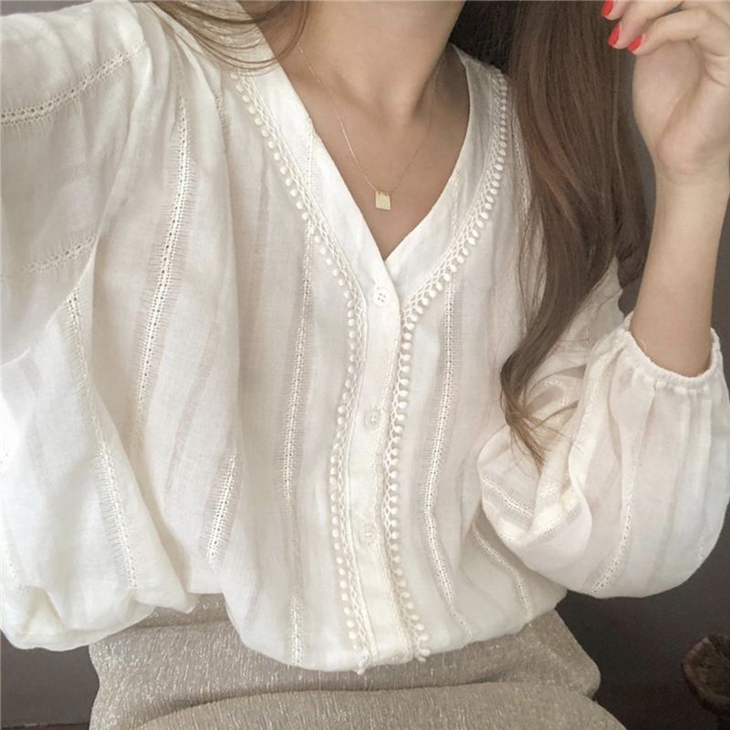 V-neck bubble sleeve lace shirt for women Korean white Long Sleeve Shirt 2020 autumn shirt loose student top