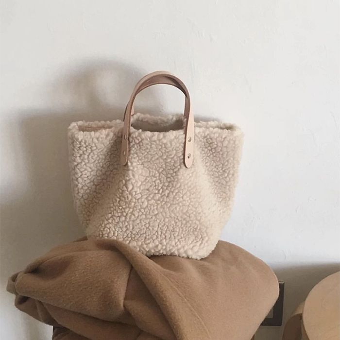 Bag Girl 2019 new autumn / winter ins lambs wool girl fashion versatile simple large capacity one shoulder handbag