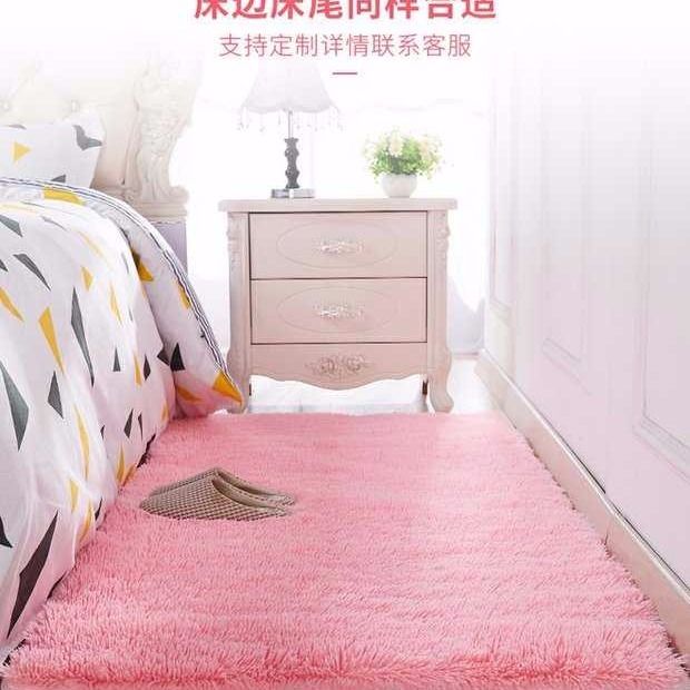 地垫 卧室 大面积 64b651e5-1e3f-4495-ab31-bd710596f95d.jpg