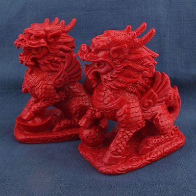 朱砂中国红麒麟摆件镇宅纳福飞天火麒麟家居风水办公桌车内装饰品