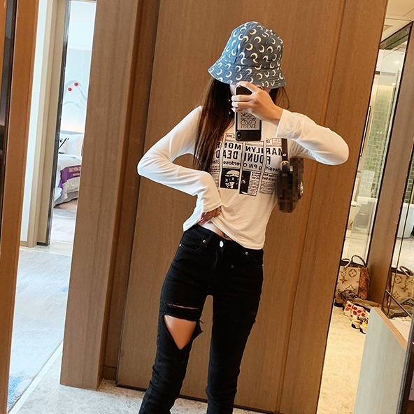 Autumn and winter new fashion foreign style tight-fitting print student t-shirt ladies long-sleeved slim waist inner bottoming shirt spring