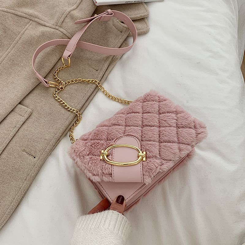 Herbst und Winter Damen 2023 New Network Red Chain Lingge Plüsch One Shoulder Crossbody Small Square_voghion.com