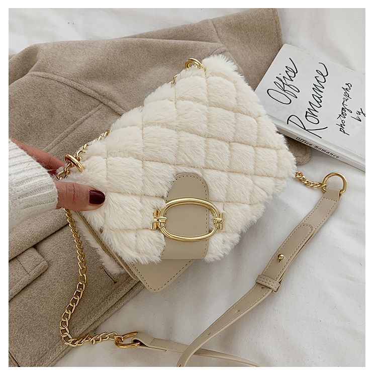Herbst und Winter Damen 2023 New Network Red Chain Lingge Plüsch One Shoulder Crossbody Small Square_voghion.com