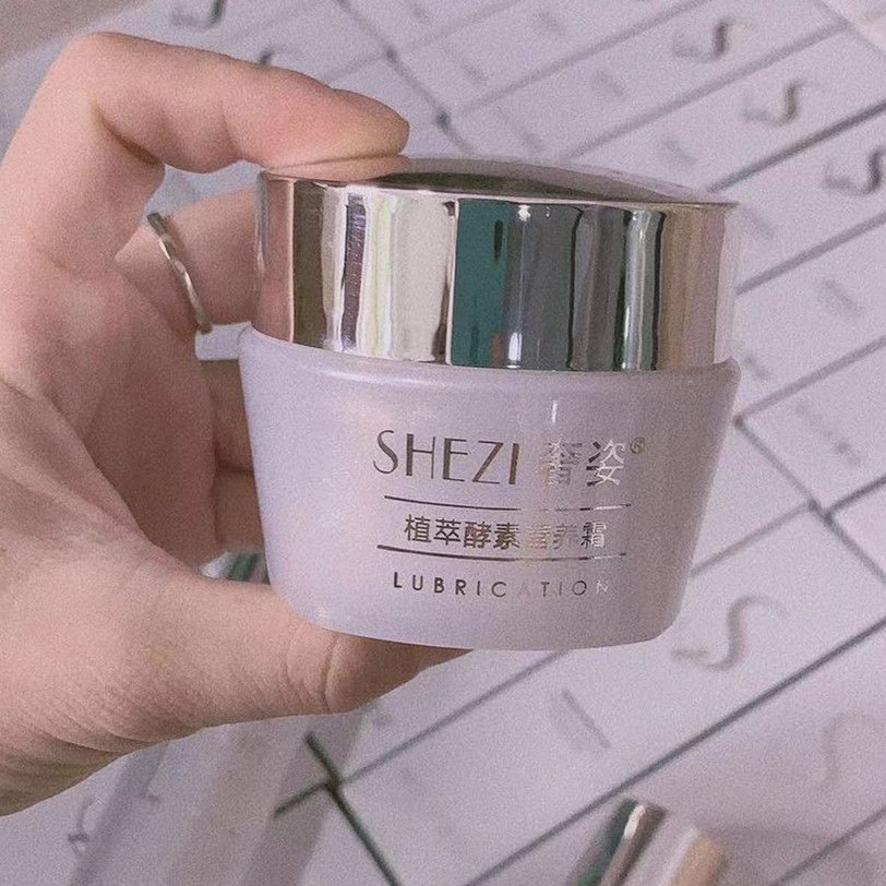 正版网红同款化妆品 e3e184fe-da03-40d7-bcc1-8e3789b2055e.jpg