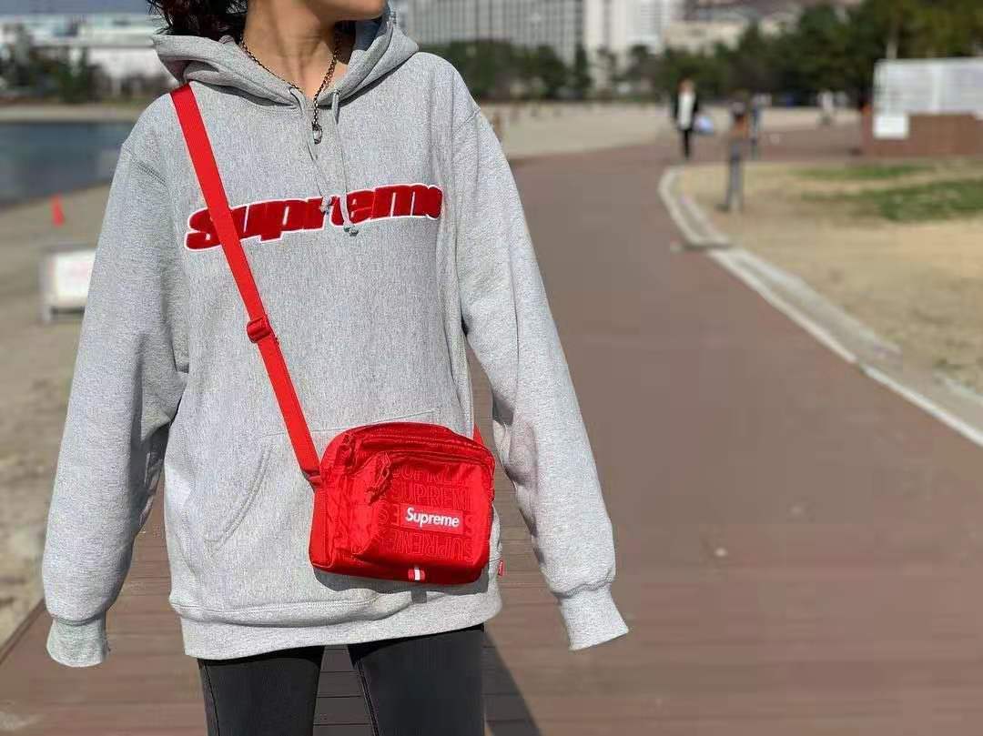 Supreme Shoulder Bag (SS19) Red