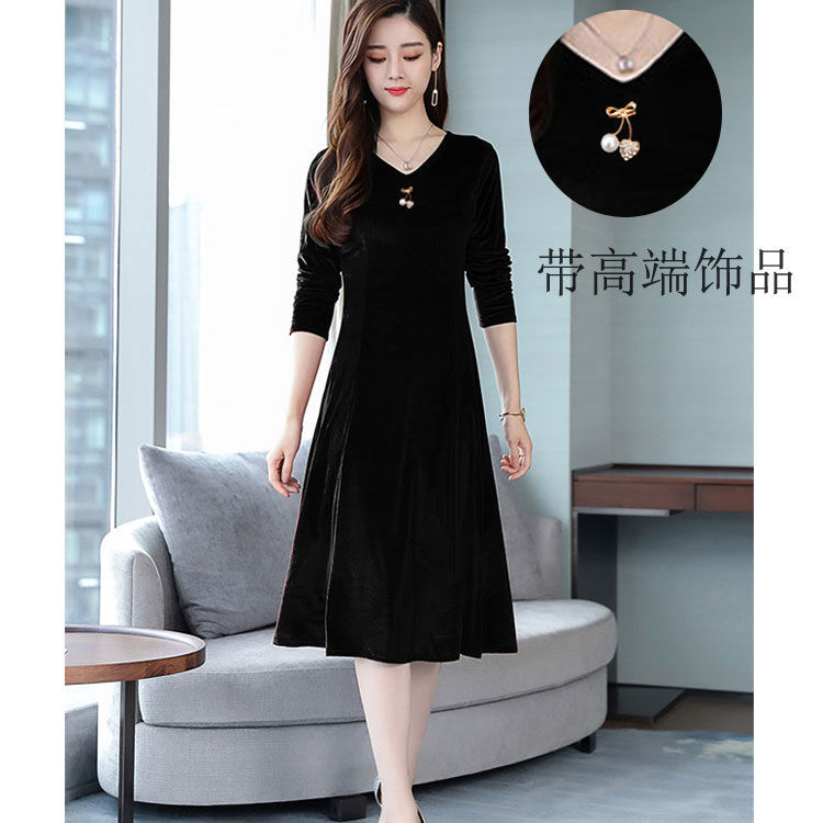 2020 new women's clothing spring and autumn golden velvet middle and long loose cover belly big size dress for the middle and old