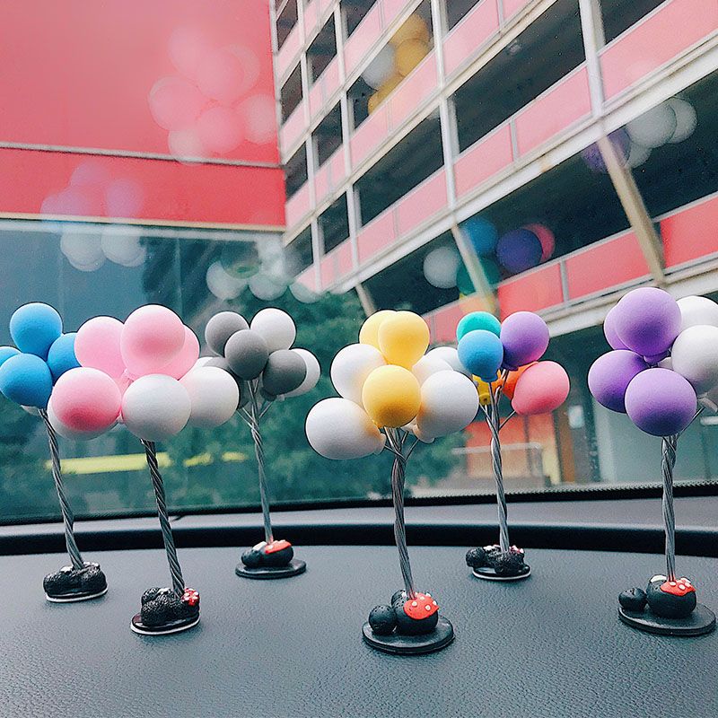 新款汽车车载摆件彩色摇头爱心告白气球女神款车内装饰品个性创意
