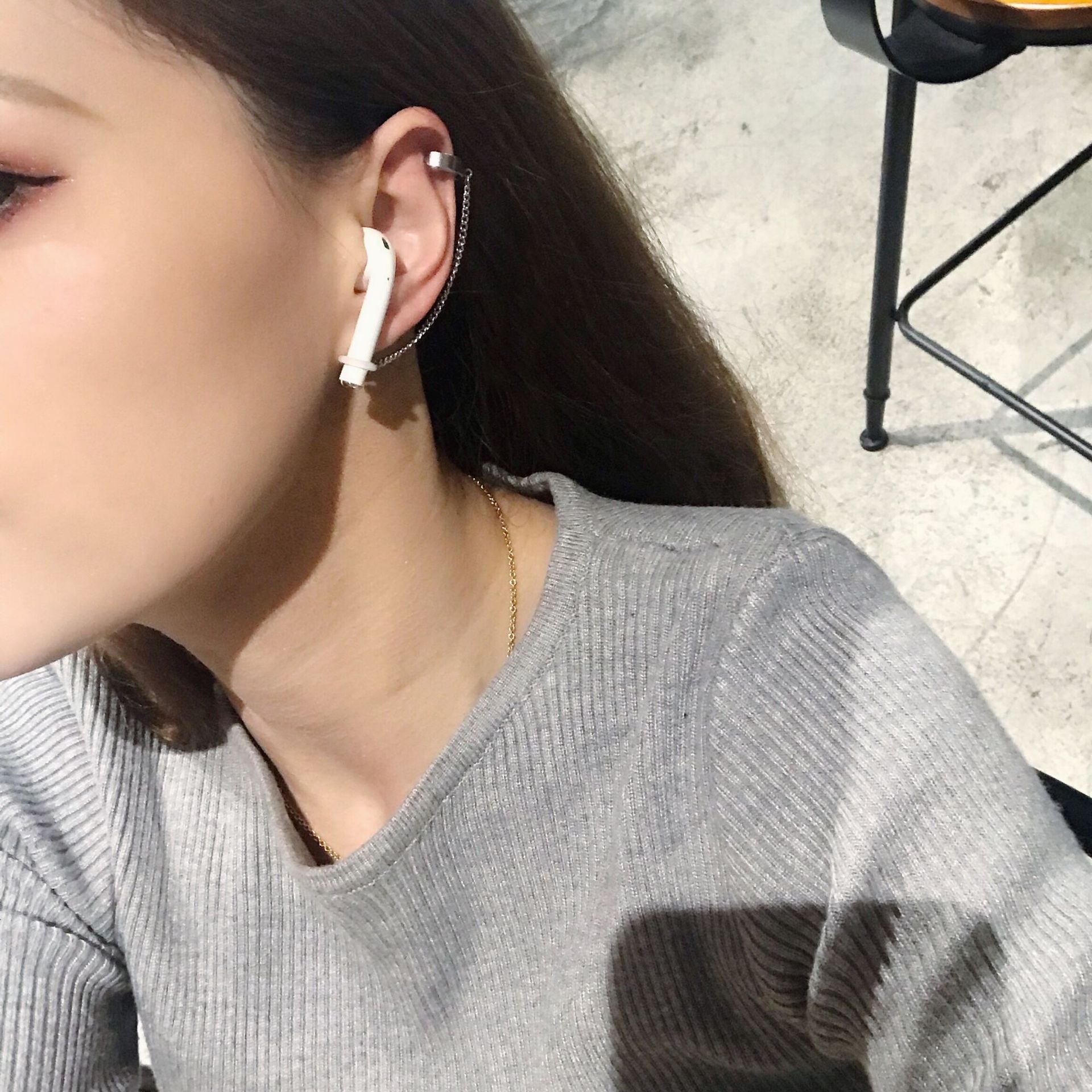 airpods anti-lost earrings Apple Bluetooth wireless headset protection ear hanging ear chain men and women ear bone clip without ear hole