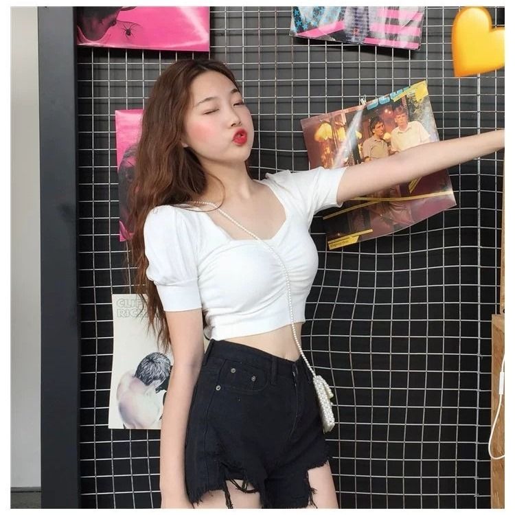 Summer 2021 new Korean version of the small man short high waist slim tops scheming collarbone short-sleeved T-shirt female ins
