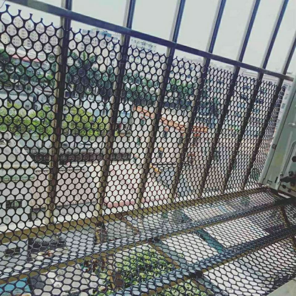 阳台防盗网垫板防坠防掉东西围阳台塑料养猫咪封窗防逃安全防护网